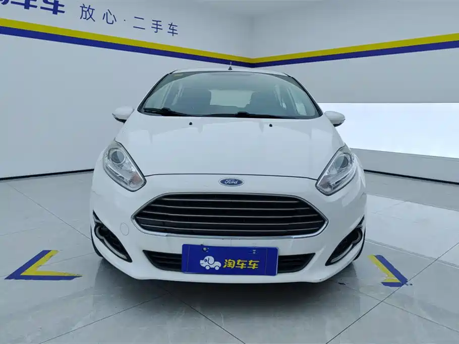 Ford Fiesta 2015 — фото 2