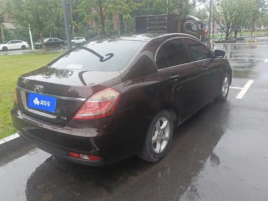 Geely Emgrand 2015 — фото 3