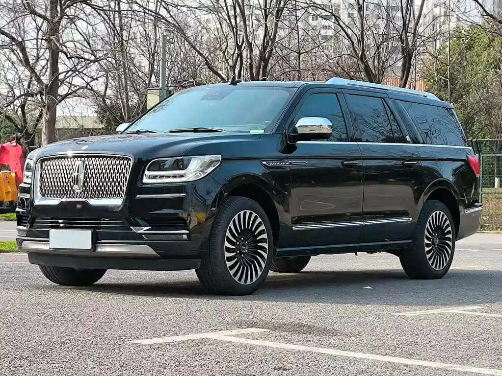 Lincoln Navigator 2021 — фото 1