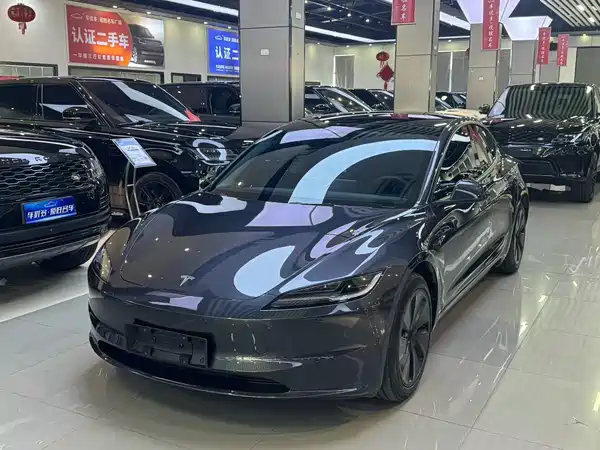Tesla Model 3 2024
