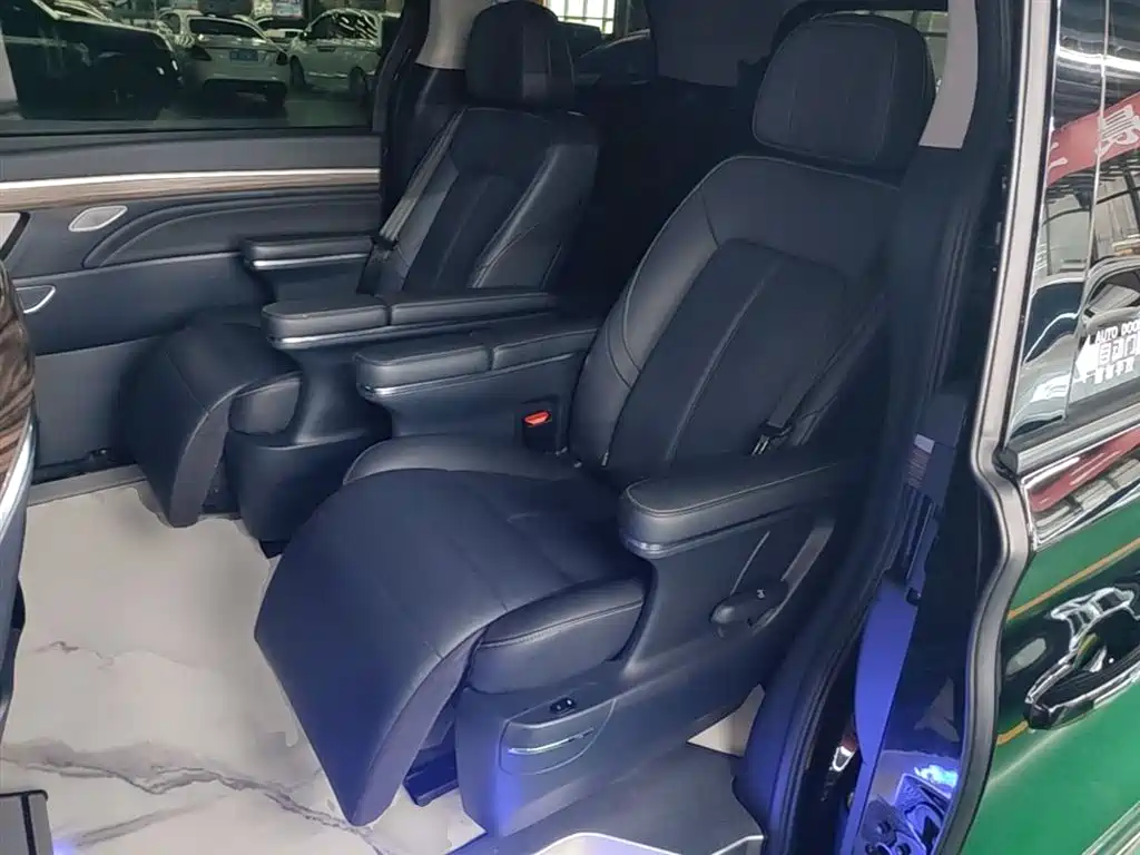 GAC Motor Trumpchi M8 2022 — фото 17