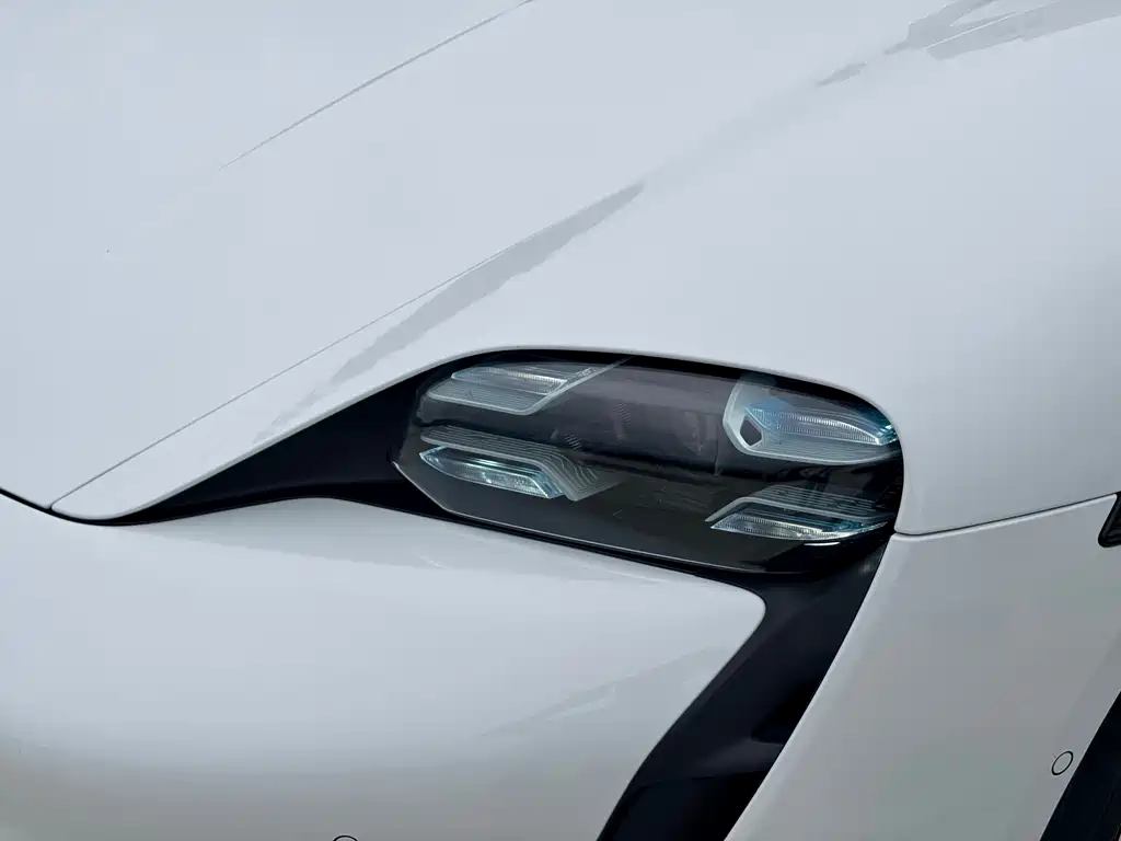 Porsche Taycan 2020 — фото 9