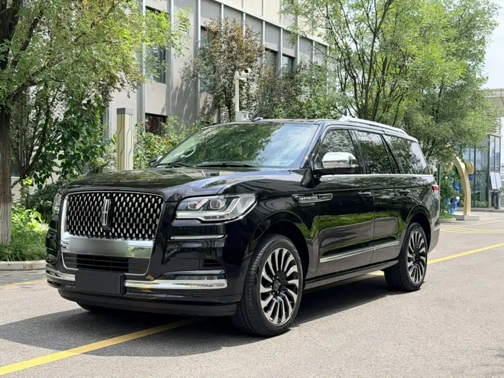 Lincoln Navigator 2023 — фото 1