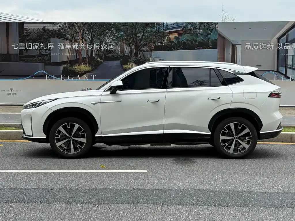 Roewe D5X DMH 2024 — фото 24