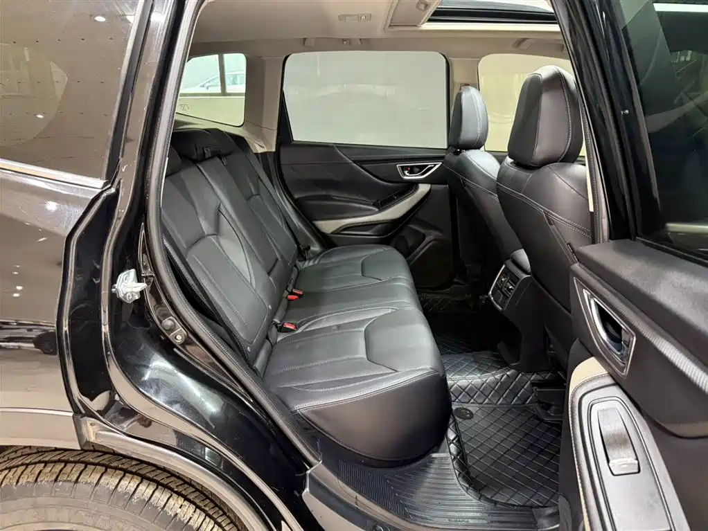 Subaru Forester 2023 — фото 22