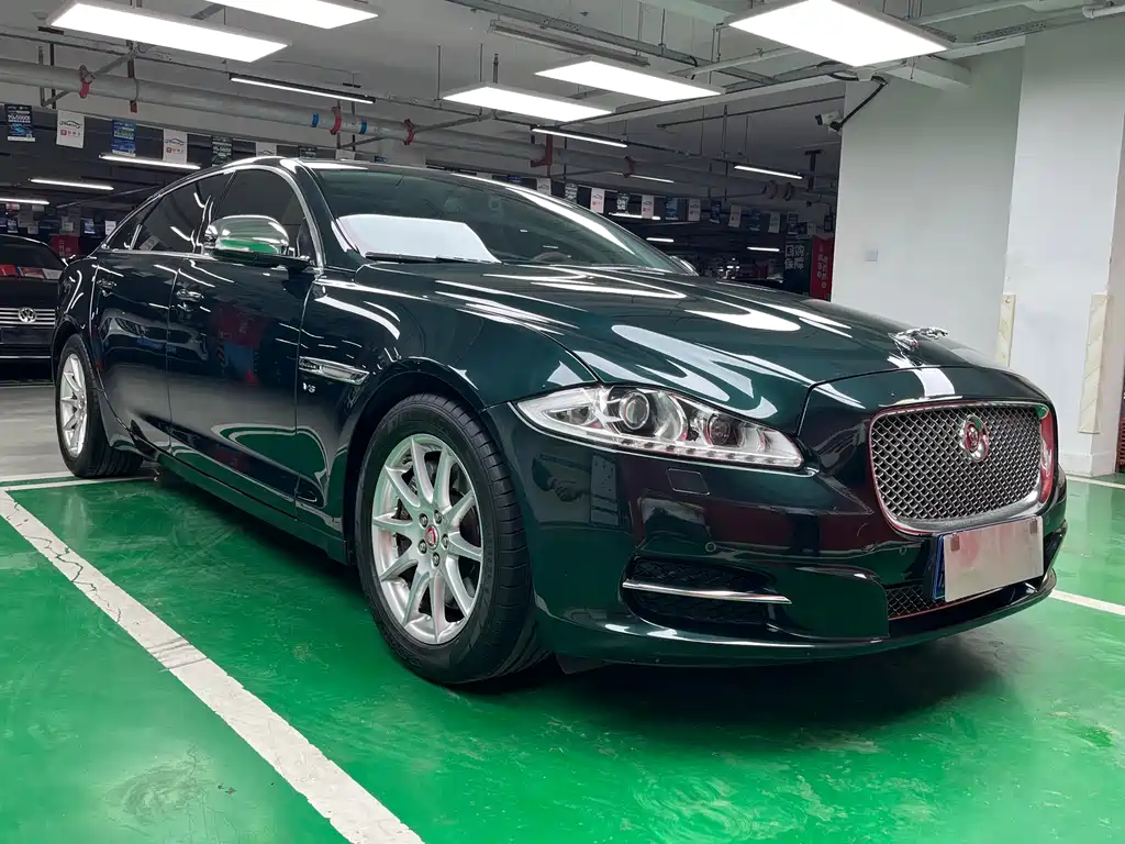 Jaguar XJ 2015 — фото 3