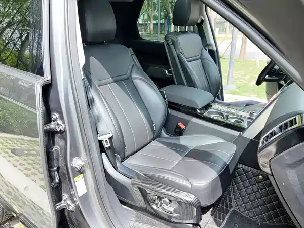 Land Rover Discovery 2018