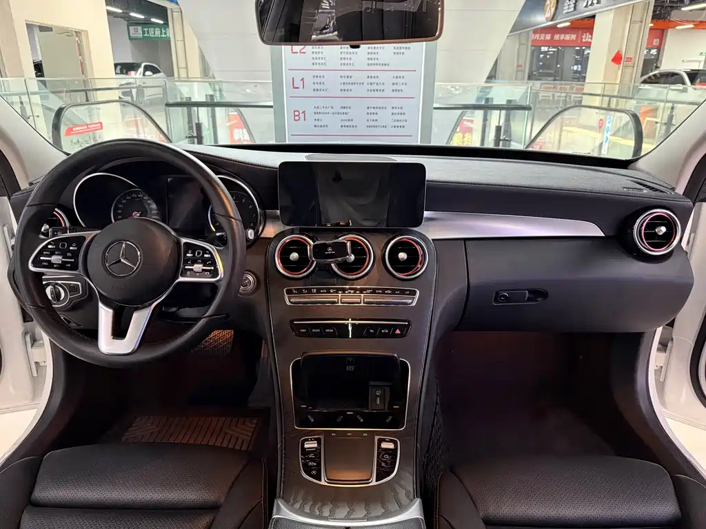 Mercedes-Benz C-Class 2019 — фото 6