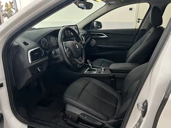 BMW 1 Series 2023