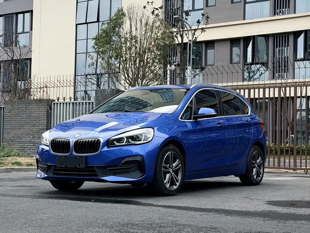 BMW 2 Series Station Wagon 2019 — фото 1