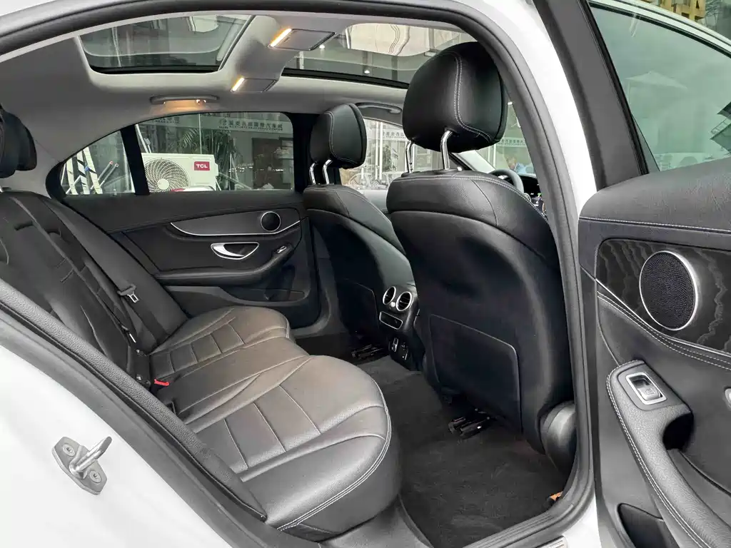 Mercedes-Benz C-Class 2019 — фото 14