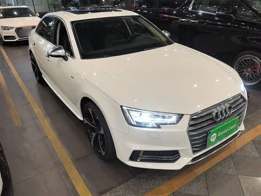 Audi A4L 2018 — фото 10