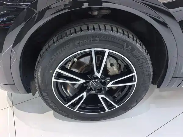 Audi Q5L 2024
