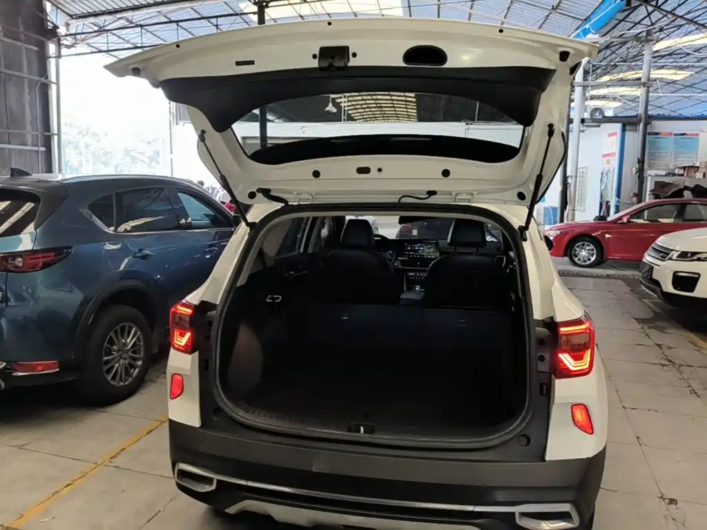 Kia KX3 2021 — фото 19