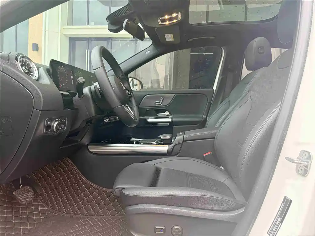 Mercedes-Benz GLA 2023 — фото 4