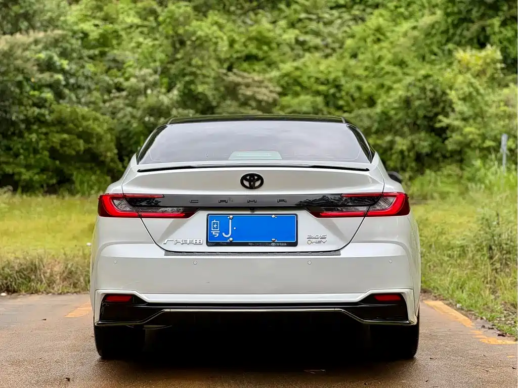 Toyota Camry 2025 — фото 5