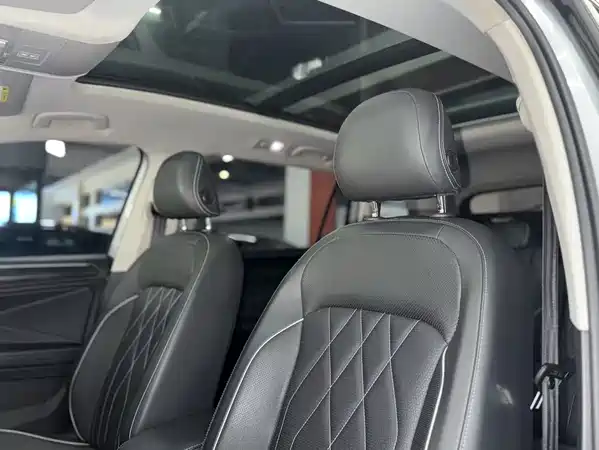 Volkswagen Tiguan L 2022