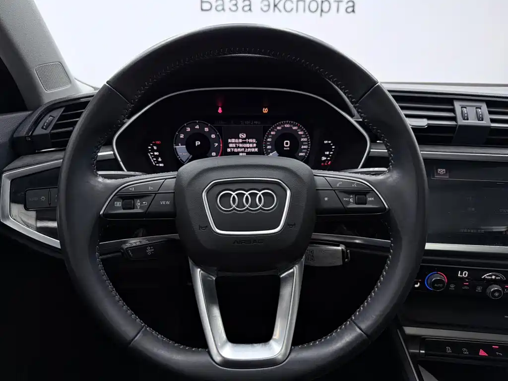 Audi Q3 2021 — фото 7