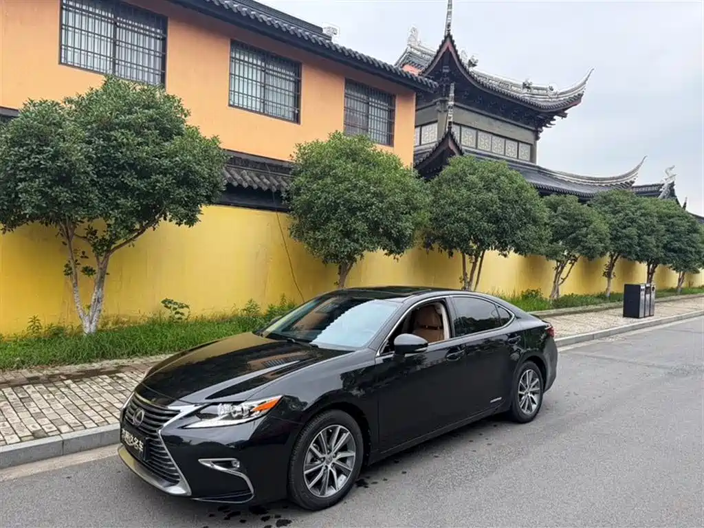 Lexus ES 2017