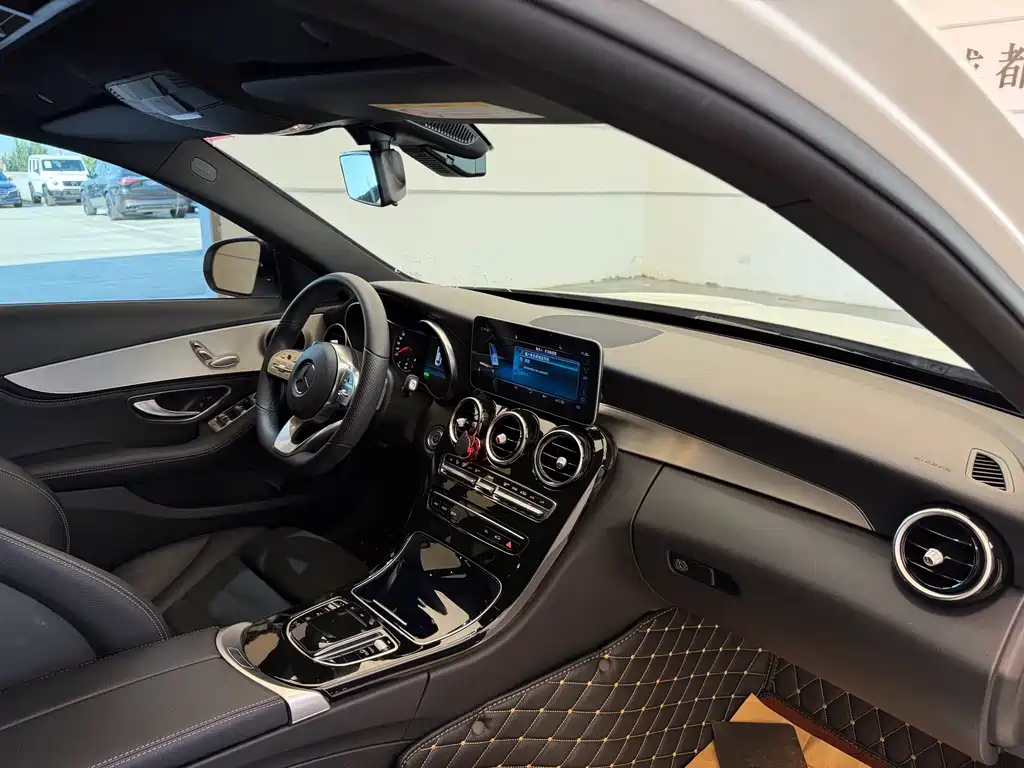 Mercedes-Benz C-Class 2019 — фото 13