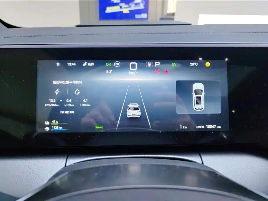 BYD L DM-i 2025 — фото 14