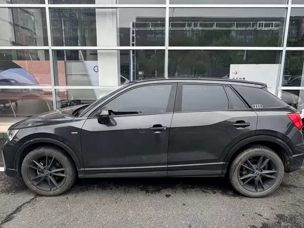 Audi Q2L 2022