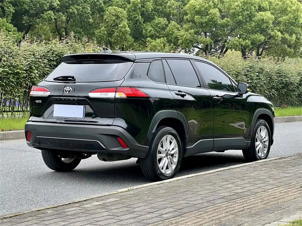 Toyota Corolla Cross 2023 — фото 4