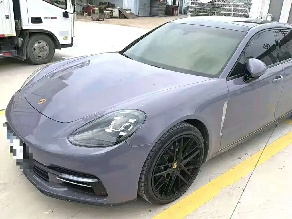 Porsche Panamera 2019 — фото 1