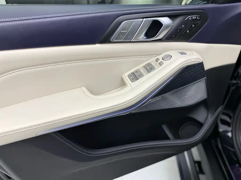 BMW X7 2021 — фото 23