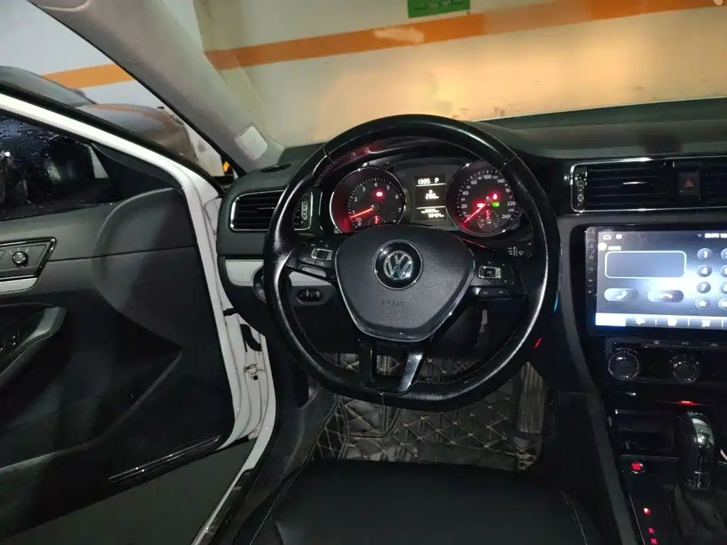 Volkswagen Sagitar 2017