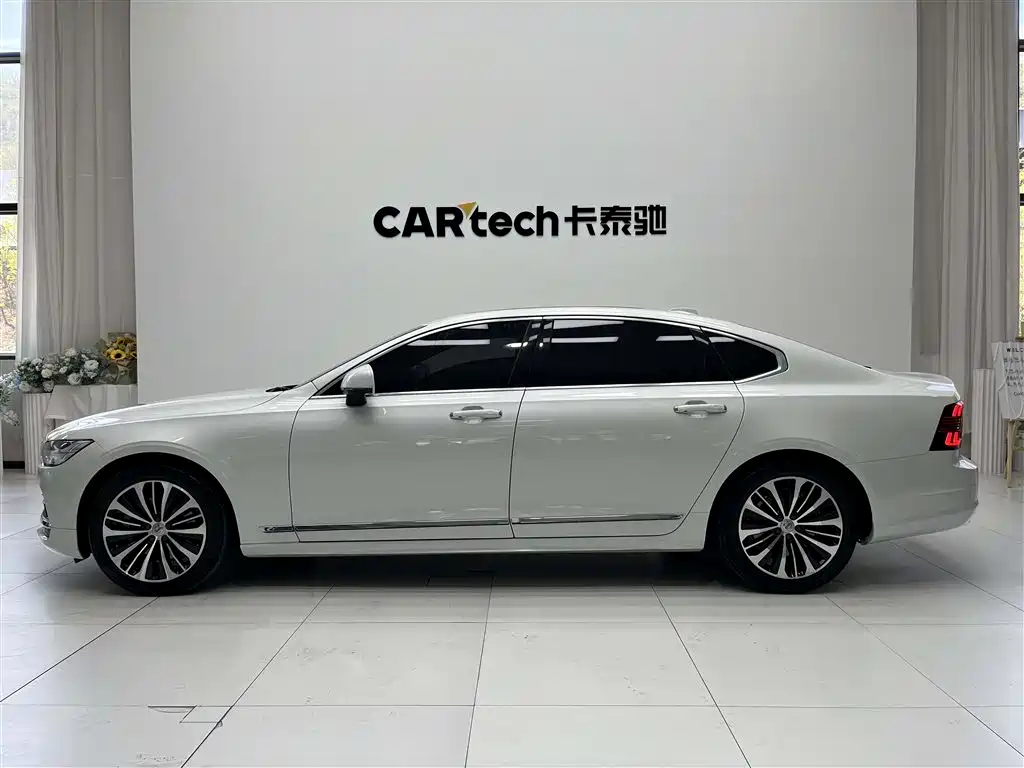Volvo S90 2023 — фото 19