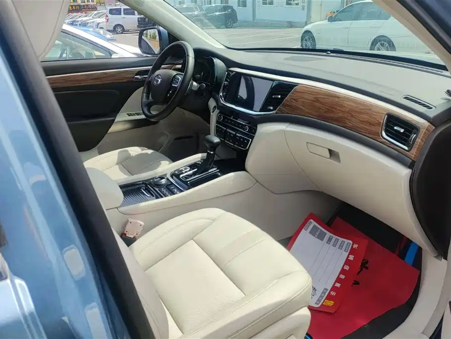GAC Motor Trumpchi GS8 2017 — фото 8