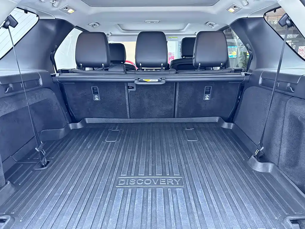Land Rover Discovery 2018 — фото 11