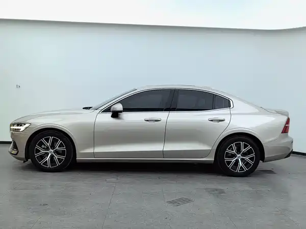 Volvo S60 2023