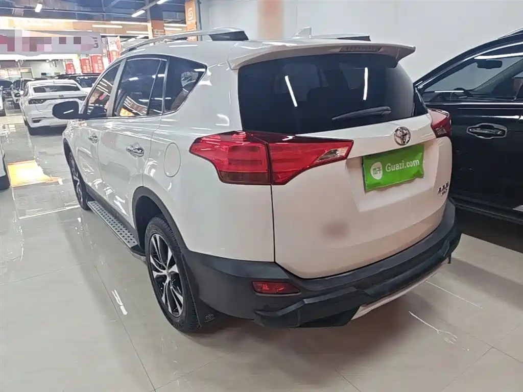 Toyota RAV4 2016 — фото 5