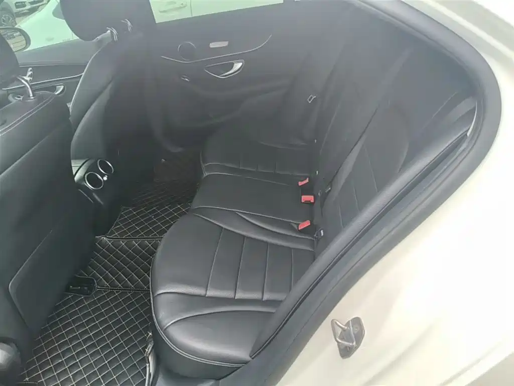 Mercedes-Benz C-Class 2018 — фото 17