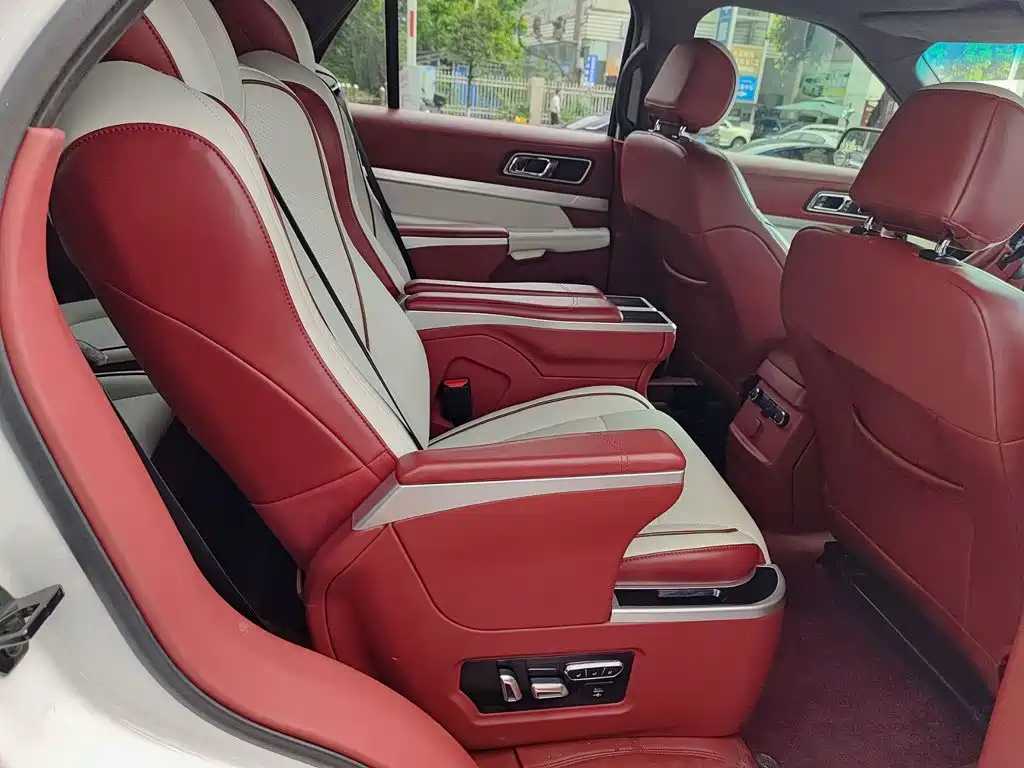 Ford Explorer 2015 — фото 11