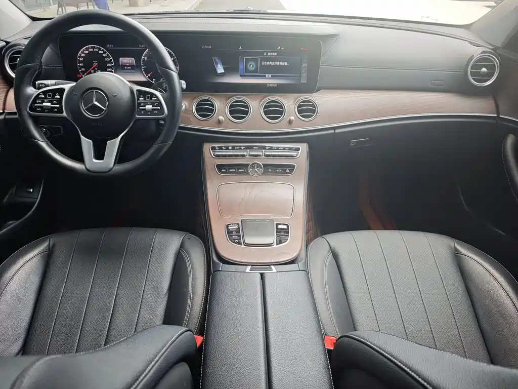 Mercedes-Benz E-Class 2019 — фото 14