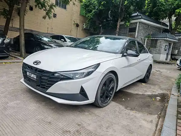 Hyundai Elantra 2023