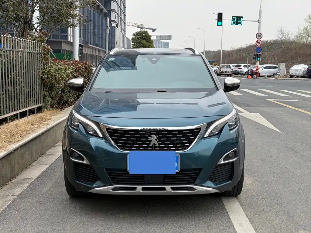 Peugeot 5008 2017 — фото 1