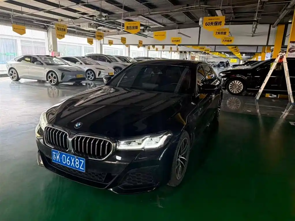 BMW 5 Series 2022 — фото 1