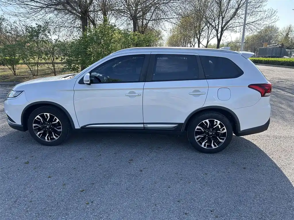 Mitsubishi Outlander 2019