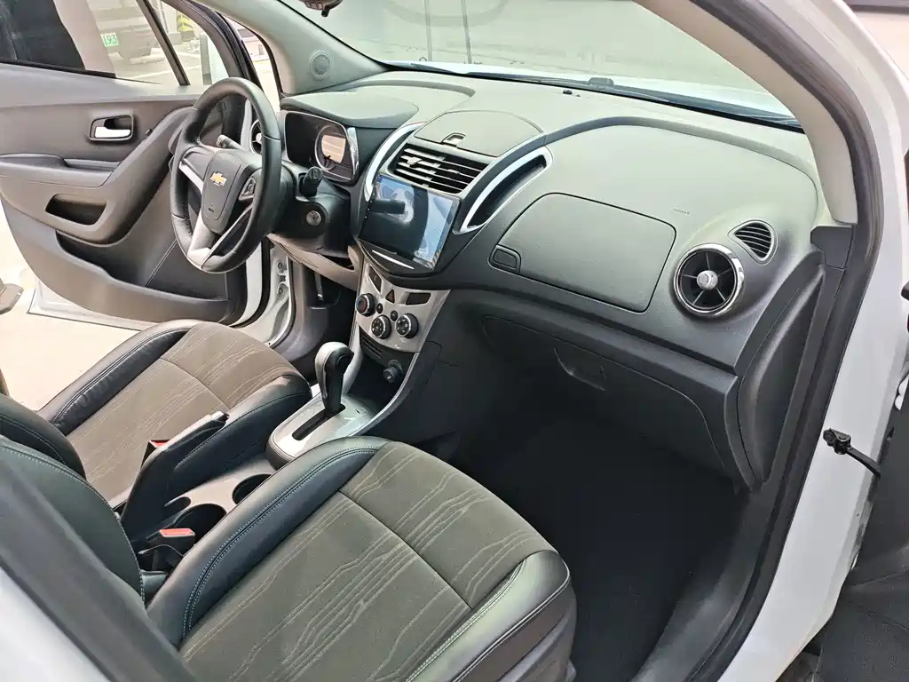 Chevrolet Trax 2015 — фото 10