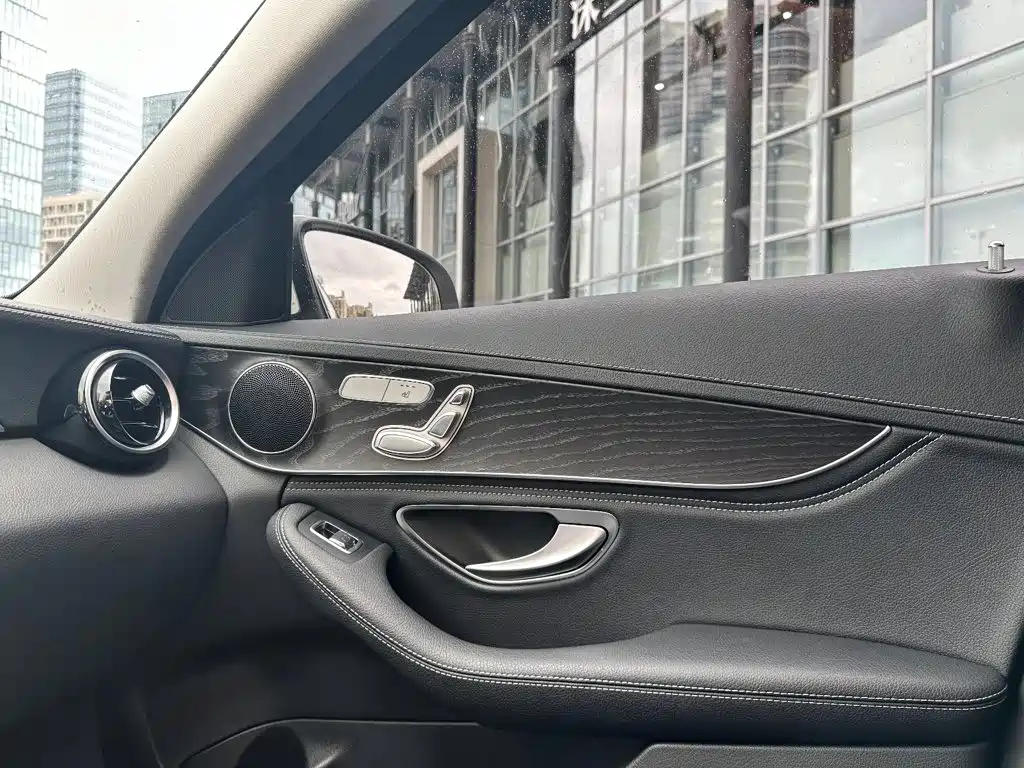 Mercedes-Benz C-Class 2018 — фото 11