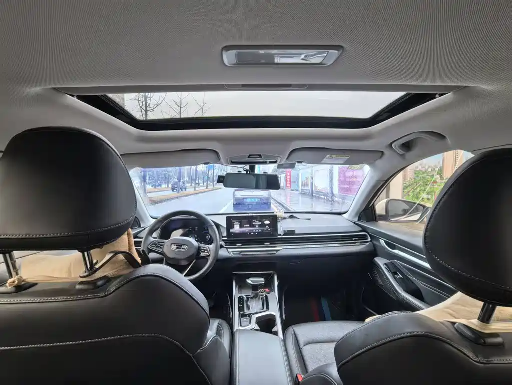 Geely Emgrand 2022 — фото 12