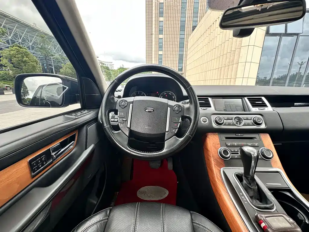 Land Rover Range Rover Sport 2011 — фото 15