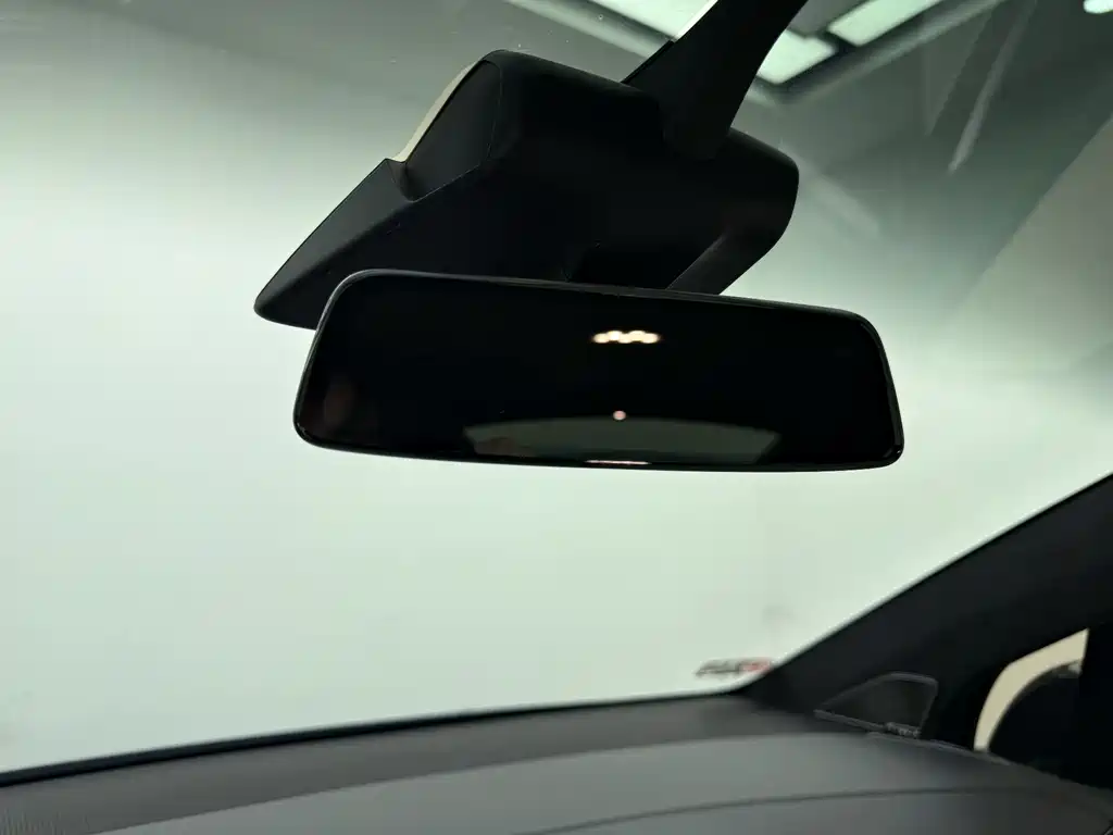 Tesla Model X 2018 — фото 23