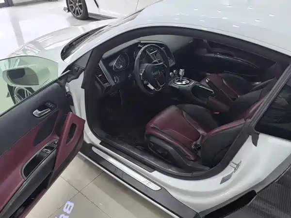 Audi R8 2014