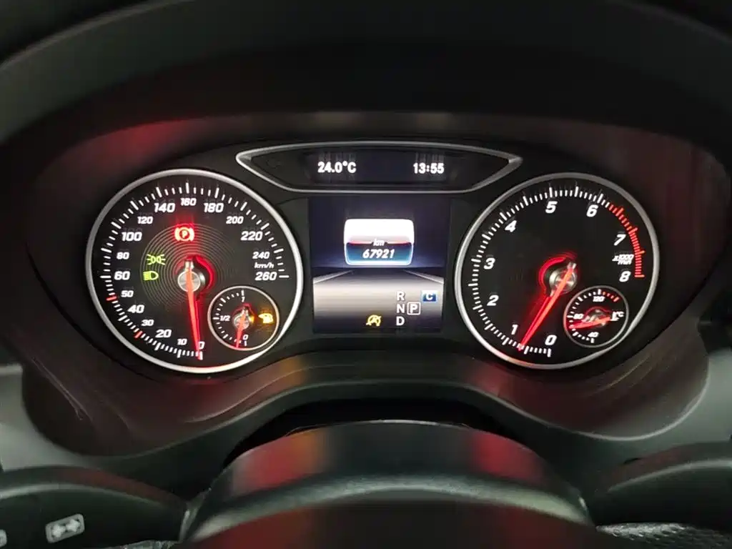 Mercedes-Benz A-Class 2018 — фото 12