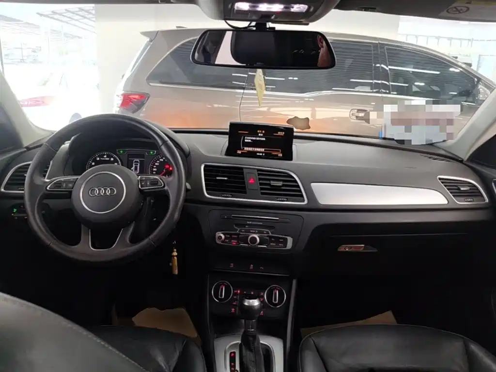 Audi Q3 2019 — фото 10